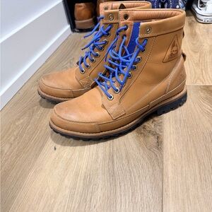 Timberland Tan Leather Boots with Blue Laces